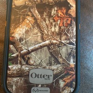 OtterBox Realtree case IPhone 11